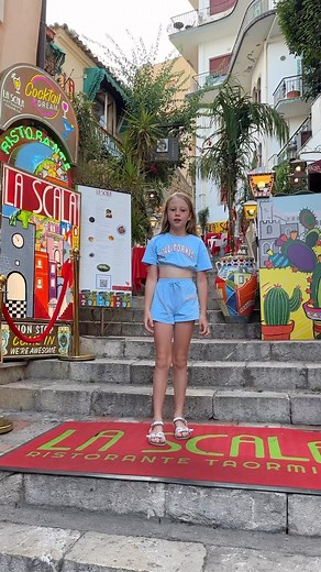 Like Nastya on Instagram: "New dance trend! 💃🏼🤪 Who wanna dance with me, too? 😉 #LikeNastya"