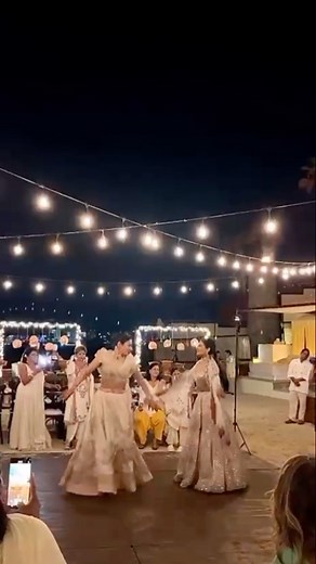 Neeru Bajwa on Instagram: "I love you @rubina.bajwa … bus ethe gal kathm. How much I love dancing with you❤️ from our living room to every stage of this world. I got you babe❤️"