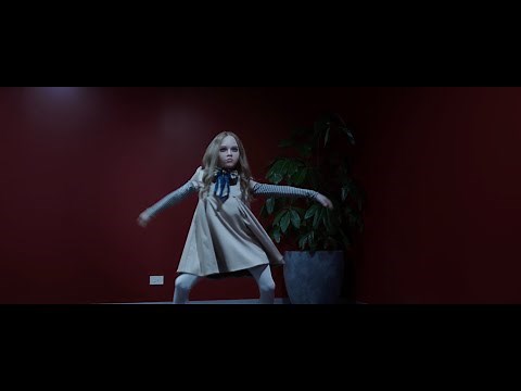 少女AI人形が恐怖のダンス！映画『M3GAN／ミーガン』特報