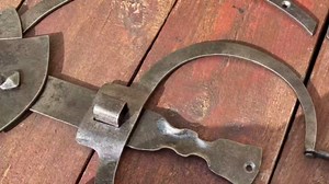 Door latch, shed latch, barn latch