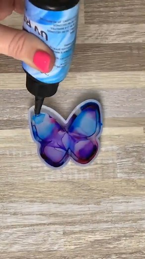 146K views · 501 reactions | Bloop bloop bloop!朗 #littleleeandrose #glittertumblers #epoxyhack #epoxyart #epoxy #glittertumblers | LittleLee and Rose | Facebook