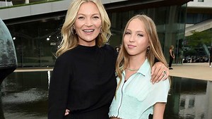 H κόρη της Kate Moss έκανε το ντεμπούτο της στην πασαρέλα της Miu Miu - Γόβα Στιλέτο