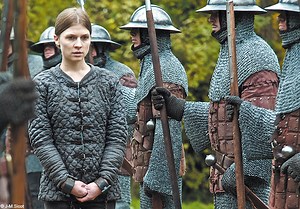 Clémence Poésy en Jeanne d’Arc : les 1ères images - Elle