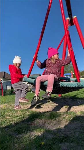 Twin Sisters Swinging in the Sunshine ☀️👭 | Down Under — Men At Work