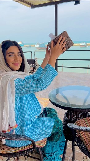 ‎فائزه خدابنده لو‎ on Instagram‎: "انگلیسی به سبک فائزه 🤞🙈 Put down /pick up Come in/ go out Turn on / turn off Sit down/ stand up Go up/ go down Downstairs/ upstairs #english #انگلیسی #زبان_انگلیسی"‎