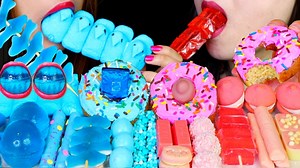 ASMR PINK BLUE FOOD (SPRINKLE DONUT, NERDS ROPE, GUMMY CANDY, JELLY BALLS, CHEESECAKE CHOCOLATE 먹방 | Mukbang Lovers