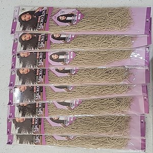 Bobbi Boss Crochet Braid - MICRO LOCS 18" Color 613 Platinum Blonde 8 Packs