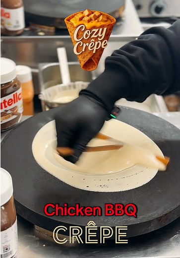 Cozy Crêpe 🧡 euer Spot für frische, herzhafte & süße Crêpes in Jülich ✨ Bei uns erwarten euch zart gebackene Crêpes, gefüllt mit Liebe, herzhaft mit Käse, Hähnchen, Crispy Shawarma oder Kebab und frischem Gemüse oder süß mit Schokolade und anderen leckeren Zutaten. Dazu gibt es leckere Snacks und Fingerfood für den kleinen Hunger zwischendurch. Hier ist jeder herzlich willkommen, um eine gemütliche Zeit zu genießen. 📍 Große Rurstraße 64, 52428 Jülich 📞 0160 5050 393 #jülich #kreisdüren #crepe