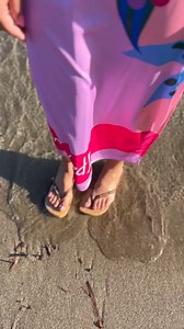 Ήλιος, άμμος, θάλασσα και #Ipanema flip flops! Η Efstathia Tzova διάλεξε ήδη τις δικές της και δεν τις αποχωρίζεται! 🌊 Εσύ ποια θα διαλέξεις το φετινό καλοκαίρι; #ipanema #ipanema_greece | Ipanema Greece