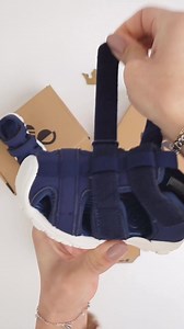 Hummel Velcro Infant Sandals⭐ Superb sandals with a closed toe and a velcro fastening over the instep!😍 The sandals are made with soft textile inside, and the outer sole is rubber with a tread pattern🤩 This model is available in 3 different colors 💙🩷🤎 You can find the sandals on the webshop under Hummel or search for “Hummel velcro infant” 👈🏼 #luksusbabycom #hummel | Luksusbaby.com