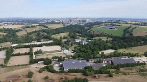 Amateurs de hunter, vous cherchiez une idée d'activité pour le week-end de Pentecôte ? ☀️ Rendez-vous à Rodez, au Domaine De Combelles (🎥), du 27 au 29 mai, pour une nouvelle étape du #NationalHunter ! CL﻿ÔTURE DES ENGAGEMENTS : LUNDI 22 MAI ! ﻿⚠️ C'est le moment de vous rendre sur FFE Compet : ﻿https://ffecompet.ffe.com/concours/202312016﻿ ! ﻿⬅️😉 | FFE - Fédération Française d'Equitation