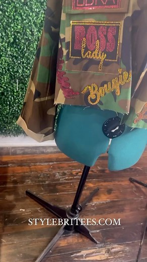 LIBRA ♎️ FIST 👊🏾 CAMOUFLAGE CROP JACKET . . PATCHES #PATCHPRINCESS JACKET #STYLEBRITEES . . #PATCH #PACTHES #PATCHPRINCESS #LIBRA #ZODIAC . . PATCHPRINCESS.COM | Stylebritees