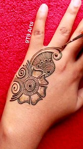 Easy Back Hand Mehndi Designs by 9T9 Arts | Mehndi Designs #easydesigns #hennaart #wedding #tattoos #mehndi #rakhi #mehendi #henna #hennadesign #Mehendi #diwali2023 #designer #eidhenna #girls #india #bridal #mehndidesigns #art #backhandmehndi #artsandcrafts #diy #simple #stylishmehndi #bodypaint #gulfmehndi #9t9arts #easy #dubai #bridalmehndi #easymehndidesign | 9T9 Arts