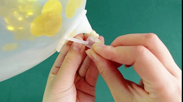 4 Set Graduation Party Floor Balloon Stand Kit with String Light, Balloon Column Stand Kit with Balloon Balloon Holder Centerpieces Stand for Graduation Baby Shower Birthday Bridal Wedding