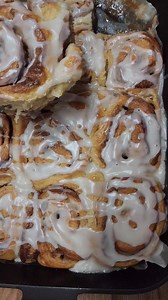 4.6K views · 139 reactions | Homemade cinnamon rolls baked in a cast iron baking pan. They can be made ahead of time and refrigerated overnight. #baking #recipe #bakingvideo #cinnamonrolls #castiron | A Farmgirl's Kitchen | Facebook
