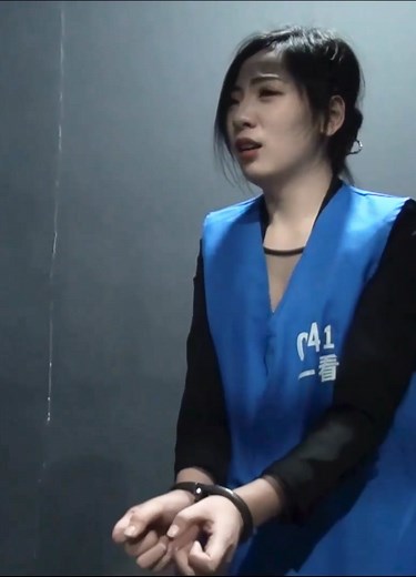 Chinese Beautiful Female Death Row Inmate Crying and Protesting in Cell