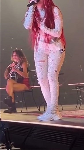 Karol G , 200 copas @ FTX arena, Miami florida