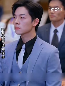 This CEO was surprised that the assistant he thought was geeky was actually a smart and beautiful girl. | MXenduro