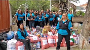 101 reactions · 32 comments | Hoy las chicas de #Santiago, hicieron entrega de #Tapitas #Recicladas en el Hospital Luis Calvo Mackenna, son tapitas que recibimos desde #Arica hasta #PuertoWilliams, y nosotras las empaquetamos y llevamos a las #DamasDeCafé para los #niños #Oncologicos 殺 #JuntaTusTapitas #Recicla #Ayuda Chicas de calipso Chile CHAYANNE | Chicas de calipso Chile | Facebook