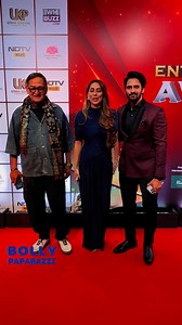 Mahesh Manjrekar Anushka dandekar at the NDTV Marathi Entertainment Awards 2025. #MaheshManjrekar #AnushaDandekar #bollywood #reels #bollywoodnews #reelsviralfb #reelsfb #reelslovers #viewers #trending | Bolly Paparazzi