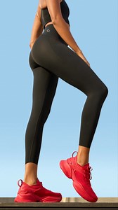 Boost your booty & your workout! These shaping, sweat-wicking leggings lift, shape & move with you. Shop now! 💪✨ | SPANX