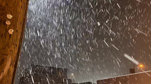 2.4K views · 156 reactions | Feels like it is “raining” snow! Burst of heavy, wet snow will transition to all rain in the morning. | Kevin Gregory, RTV6 | Facebook