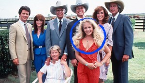 O mai știi pe Lucy Ewing din "Dallas"?! Ce s-a ales de blondina frumoasă din serialul-fenomen al anilor '90 din România