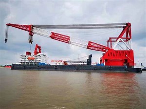 [Hot Item] Full-Swing Floating Crane Coal Barge 156