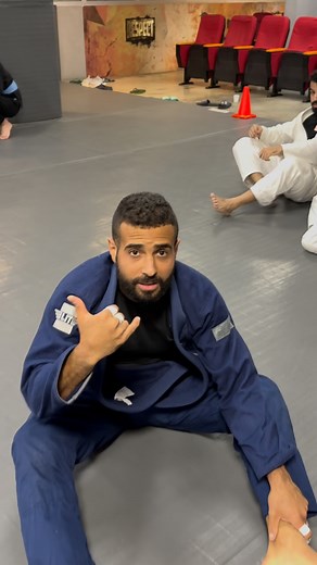 Helicopter choke #bjj #martialarts #brazilianjiujitsu #mma #bjjlifestyle #bjjlifestyle #brazilianjujitsu #chokes | Kareem Mrghani