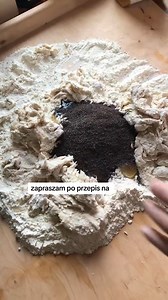 26K views · 223 reactions | Kluski z makiem na słono do barszczu czerwonego  Po przepis zapraszam na PIECSMAKOW.COM.PL W zakładce PRZEPISY✅ Pięknych Świąt ❤️ Ania i Mama #annakrasucka #zdrowie #wigila #święto #jedzenie #dieta #bożenarodzenie | Pięć Smaków Anna Krasucka | Facebook