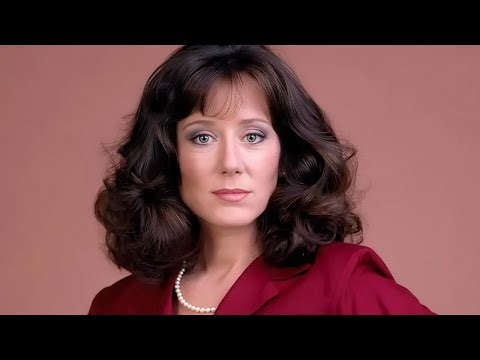 Mary McDonnell's TOPLESS Photos That Shocked Everyone