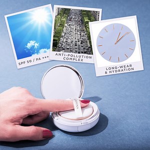Everlasting Cushion Foundation SPF50: your summer partner-in-crime 😎 Keep skin glowy, fresh and protected from and pollution when you're outdoors and on-the-go #Clarins #Foundation #ClarinsMakeUp #ItsAllAboutYou | Clarins