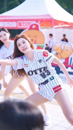 Gwangjang Bang Bang🔥 Cheerleader Park Dam-bi