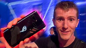Razer just got DESTROYED - ASUS ROG Phone Hands-on | Linus Tech Tips