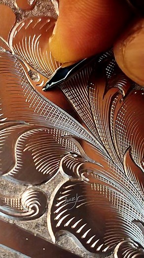 4.2K views · 3.5K reactions | Curved, deep and short cuts This part is quite difficult for me. It’s reversed-hand, so it requires tight control. There were a few small mistakes, and I adjusted them afterward. #benzjr #handengraving #commission #engraving #keyboard #art #unique #reels #viralreels #viral #curved #deep #short #cuts | Trần Văn Thịnh | Facebook