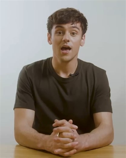 This is how to save your work when knitting 🧶 | Made With Love By Tom Daley