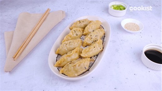 Homemade Japanese Gyoza Dumplings Recipe