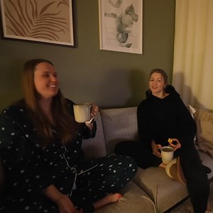 10K views · 584 reactions | She came back to hang out with ME 殺❤️ | Cecilia Blomdahl | Facebook