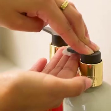 1K views · 67 reactions | Sprinkle festive frivolity over your daily Hand Care ritual with Marvellous Mandarin & Spice; a scrumptious recipe of juicy mandarin, spiced cinnamon and opulent amber. Shop Now: https://bit.ly/3t9l92r | Molton Brown | Facebook