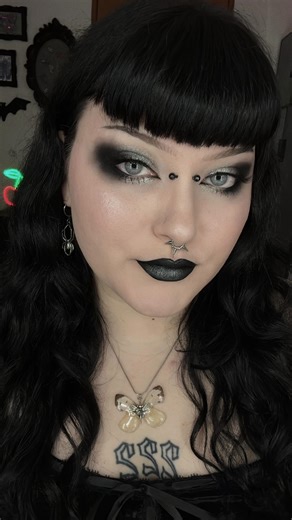 hannah .𖥔 ݁ ˖🖤 on Instagram: "black + silver smokey eyes 🗡️🖤⛓️ products used: @joliebeauty smokeshow palette ​⁠@colourpopcosmetics creme gel liner ‘swerve’ @essencemakeup super precise liquid eyeliner @rarebeauty ⁠perfect strokes mascara @ardellbeauty ⁠naked shapewear lashes # 441 @blackmooncosmetics ⁠liquid lipsticks: sleepwalker + castle brushes used: @morphebrushes ⁠M303 eye packer @gavissibeauty ⁠G210 brush"