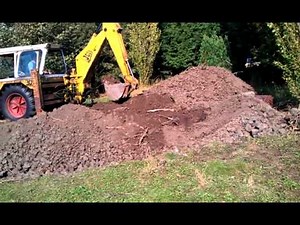 JCB 3C mkII digging pond