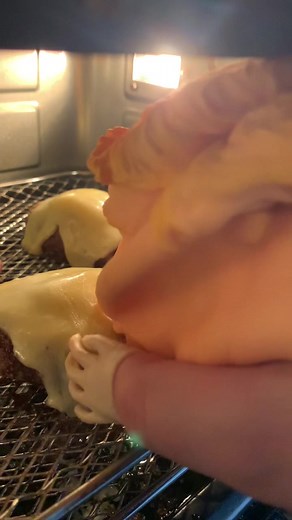 Delicious Cheeseburger Meme Compilation