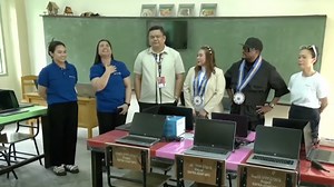 Apl.de.Ap, nagbigay ng mga laptop sa kaniyang alma mater sa Pampanga