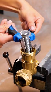 321K views · 621 reactions | Handy home repair hacks | 5-Minute Crafts | Facebook