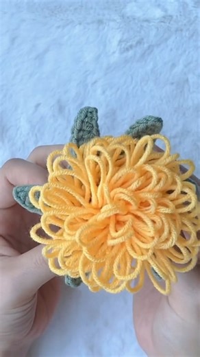 Super easy crochet chrysanthemum flower | Crochet Creator