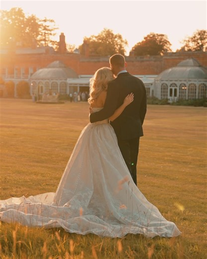 TWIA 2025 Spotlight - National Highly Commended Videographer //⁣⁣⁣⁣⁣⁣ ⁣⁣⁣⁣⁣⁣ Spice Wedding Films was crowned our South Central Videographer of the Year in November and went on to be Highly Commended at our National Awards 朗 ⁣⁣⁣ Watch Beth Clark and Cai Mullins’ gorgeous wedding teaser captured by Spice Wedding Films at Avington Weddings ⁣ #TWIA | The Wedding Industry Awards | Facebook