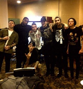 AVENGED SEVENFOLD Members Guest On Rapper MACHINE GUN KELLY's New Album (Audio)