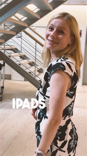 4.9K views · 118 reactions | Hvis du ikke stemmer, så er det dem, der tager selfies med iPad, der bestemmer  Husk at stemme✍️ | Radikale Venstre | Facebook