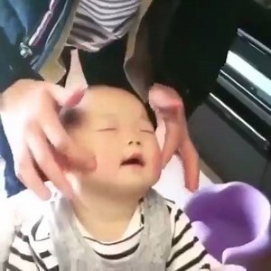 2.3K views · 18 reactions | inilah Cara MIJAT bayi paling assoiii... emak-emak dan calon ibu wajib tonton | Mamah Muda | Facebook