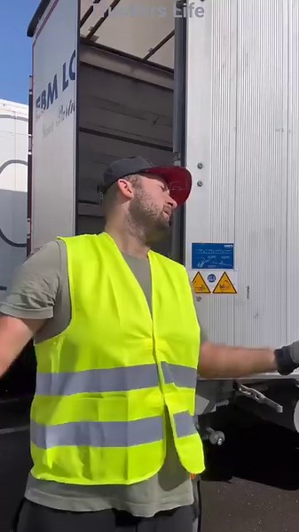 252K views · 1.3K reactions | #caricamento #shipment #forklift #loading #unloading #warehouse #factory #truckerslife #trucklovers #truckdriversstyle #truckersdiary #truckersdaily #operator (: | Truckers Life | Facebook
